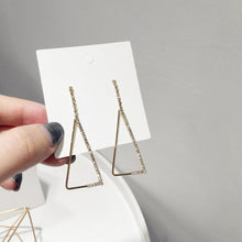 Load image into Gallery viewer, South Korea Earrings Temperament Earrings New It Girl Earrings Long Cold Wind Simple Autumn and Winter er shi pin
