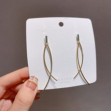 Load image into Gallery viewer, South Korea Earrings Temperament Earrings New It Girl Earrings Long Cold Wind Simple Autumn and Winter er shi pin