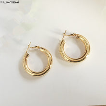 Load image into Gallery viewer, HUANZHI 2019 New Minimalist Gold Metal Large Circle Geometric Round Big Hoop Earrings for Women Girl Wedding Party Jewelry
