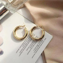 Load image into Gallery viewer, HUANZHI 2019 New Minimalist Gold Metal Large Circle Geometric Round Big Hoop Earrings for Women Girl Wedding Party Jewelry
