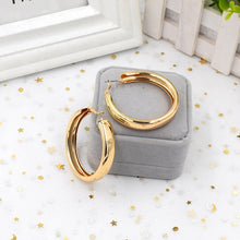 Load image into Gallery viewer, HUANZHI 2019 New Minimalist Gold Metal Large Circle Geometric Round Big Hoop Earrings for Women Girl Wedding Party Jewelry
