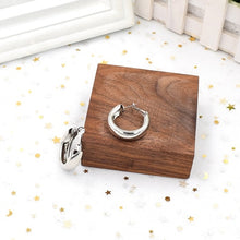 Load image into Gallery viewer, HUANZHI 2019 New Minimalist Gold Metal Large Circle Geometric Round Big Hoop Earrings for Women Girl Wedding Party Jewelry
