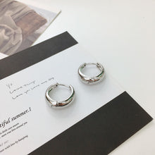 Load image into Gallery viewer, HUANZHI 2019 New Minimalist Gold Metal Large Circle Geometric Round Big Hoop Earrings for Women Girl Wedding Party Jewelry
