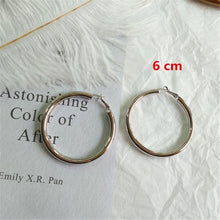 Load image into Gallery viewer, HUANZHI 2019 New Minimalist Gold Metal Large Circle Geometric Round Big Hoop Earrings for Women Girl Wedding Party Jewelry
