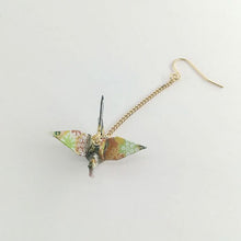 Load image into Gallery viewer, 8Seasons 1 PC Origami Women Drop Earrings Ethnic Washi Japanese Paper Crane Pendant Romantic Party Accessories Charms Gift
