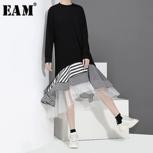 Load image into Gallery viewer, [EAM] 2020 New Spring Autumn Round Neck Long Sleeve Black Hem Mesh Irregular Striped Loose Dress Women Fashion Tide HAA3
