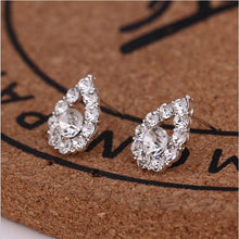 Load image into Gallery viewer, Women Exquisite Small Stud Earrings Crystal Simlated Pearl Earring For Women Fashion Jewelry pendientes Oorbellen Brincos
