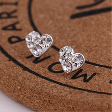 Load image into Gallery viewer, Women Exquisite Small Stud Earrings Crystal Simlated Pearl Earring For Women Fashion Jewelry pendientes Oorbellen Brincos
