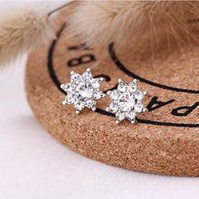 Load image into Gallery viewer, Women Exquisite Small Stud Earrings Crystal Simlated Pearl Earring For Women Fashion Jewelry pendientes Oorbellen Brincos
