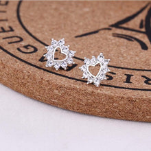 Load image into Gallery viewer, Women Exquisite Small Stud Earrings Crystal Simlated Pearl Earring For Women Fashion Jewelry pendientes Oorbellen Brincos
