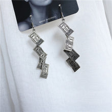 Load image into Gallery viewer, Punk Cheap Sliver Handcuffs Blade Gun Drop Earrings Creativity Jewelry Accessories Women Simple Fashion Cool Wholesale Pistols

