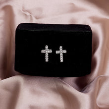 Load image into Gallery viewer, Han Guodong door minimalist cross diamond stud earrings fashion compact with diamond earrings and collars
