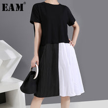 Load image into Gallery viewer, [EAM] Women Black Striped Pleated Split Midi Dress New Round Neck Short Sleeve Loose Fit Fashion Tide Spring Summer 2020 1Y581
