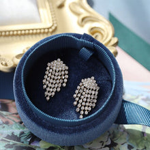 Load image into Gallery viewer, South Korea Earrings Temperament Earrings New It Girl Earrings Long Cold Wind Simple Autumn and Winter er shi pin
