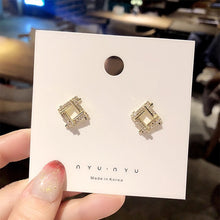 Load image into Gallery viewer, South Korea Earrings Temperament Earrings New It Girl Earrings Long Cold Wind Simple Autumn and Winter er shi pin

