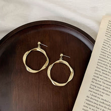 Load image into Gallery viewer, South Korea Earrings Temperament Earrings New It Girl Earrings Long Cold Wind Simple Autumn and Winter er shi pin
