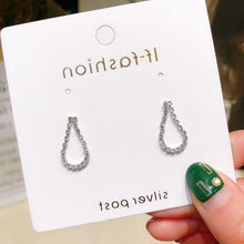 Load image into Gallery viewer, South Korea Earrings Temperament Earrings New It Girl Earrings Long Cold Wind Simple Autumn and Winter er shi pin
