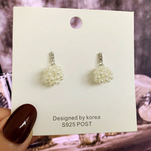 Load image into Gallery viewer, South Korea Earrings Temperament Earrings New It Girl Earrings Long Cold Wind Simple Autumn and Winter er shi pin
